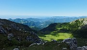 61 Pascoli d'Alben verso la Val Serina